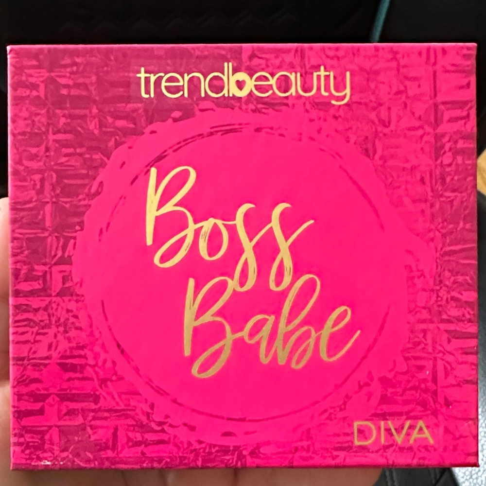 Boss Babe Eyeshadow Palette - Diva